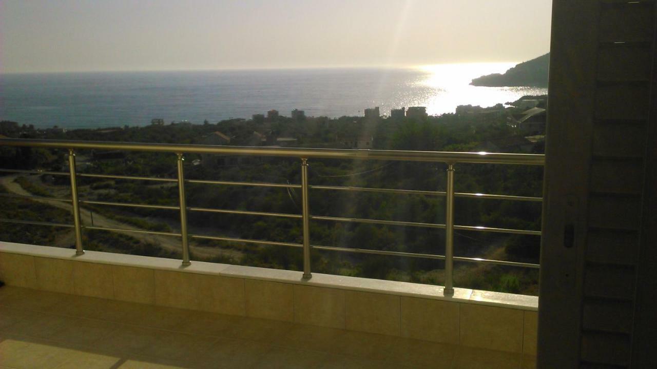 Marika'S Apartments Himare Eksteriør bilde