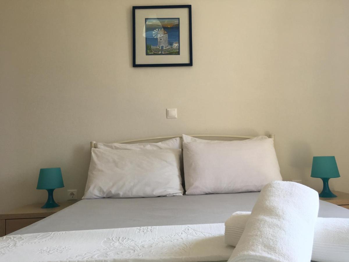 Marika'S Apartments Himare Eksteriør bilde